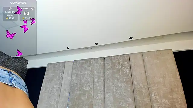 Snapshot of MelissaGill_ chatting on January 6, 11:47 am MelissaGill online show from January 6, 11:47 am