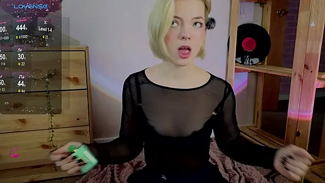 Me1inMonro online show from December 20, 5:36 am