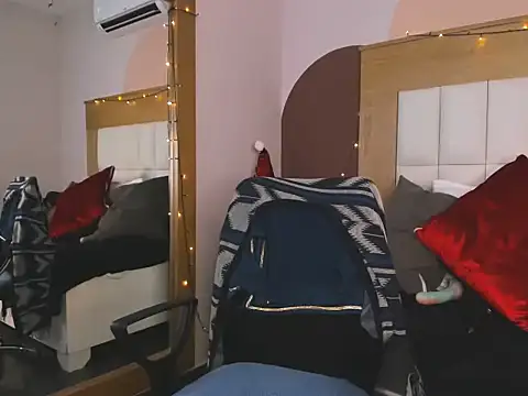 MilaFoxxy online show from December 2, 11:37 am