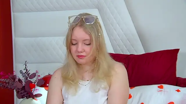 EmilyEvanse online show from March 13, 6:20 am