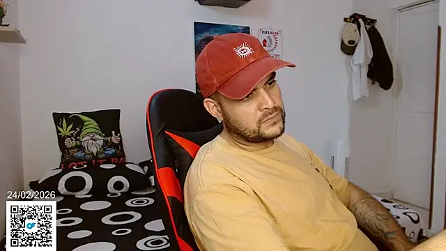 holegape online show from February 24, 8:29 pm