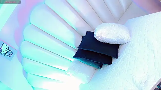 Sammy Rouss  online show from February 7, 4:05 am