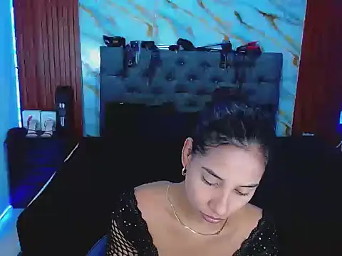 Meryandcris online show from December 3, 1:31 pm