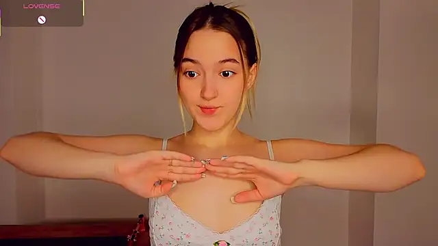 Snapshot of MarySparkl chatting on November 30, 6:12 pm MarySparkl online show from November 30, 6:12 pm