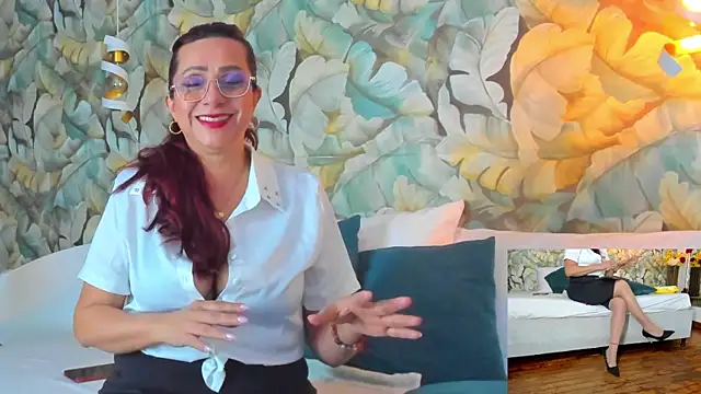 Madame Angelic 1 online show from May 7, 4:29 am