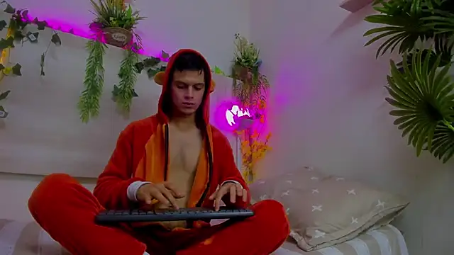 AngelSlimm online show from November 29, 5:21 am