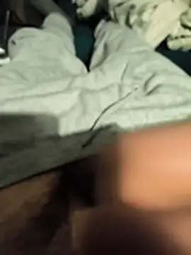 Snapshot of Razvan696969 chatting on February 4, 9:31 pm Razvan696969 online show from February 4, 9:31 pm