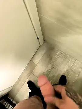 Snapshot of Razvan696969 chatting on February 16, 7:21 pm Razvan696969 online show from February 16, 7:21 pm