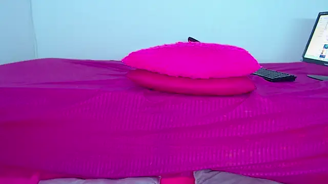 Snapshot of Milytylor chatting on March 1, 2:13 am Milytylor online show from March 1, 2:13 am