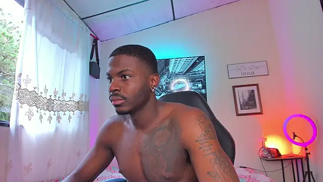 Ethantravis22 online show from December 5, 6:59 pm