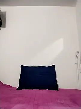 NiinaHans online show from December 4, 10:57 am