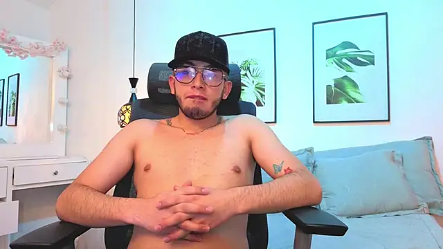 iannvg online show from November 26, 2:56 am