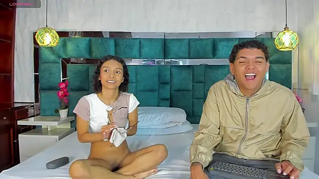  bonnyandclyde online show from March 13, 12:23 pm