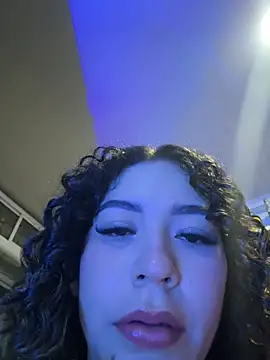 Snapshot of VictoriaaRose chatting on February 12, 1:22 am VictoriaaRose online show from February 12, 1:22 am