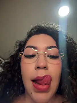 VictoriaaRose online show from July 3, 2:18 am