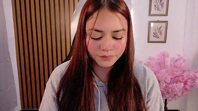 Snapshot of melany-_- chatting on December 17, 1:11 am melany- - online show from December 17, 1:11 am