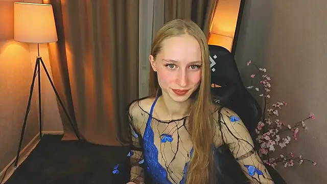 Snapshot of Le0nSky chatting on November 30, 9:41 pm Le0nSky online show from November 30, 9:41 pm