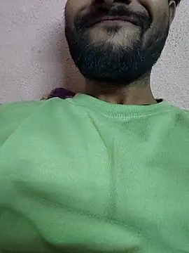 Snapshot of bigdick2299 chatting on February 1, 2:37 pm bigdick2299 online show from February 1, 2:37 pm