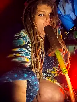 Snapshot of Horny_hippie chatting on February 12, 10:48 pm Horny hippie online show from February 12, 10:48 pm