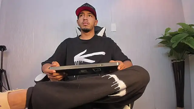 Brand Collins online show from January 6, 8:01 pm