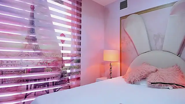 sarah sluty online show from March 13, 1:18 pm