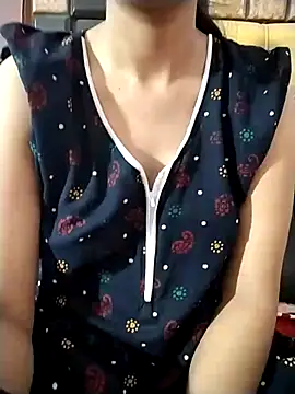 RASHMI SHARMA9 online show from May 12, 5:43 pm