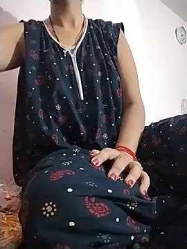 RASHMI SHARMA9 online show from May 17, 2:57 pm