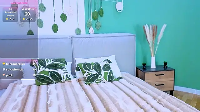 Danielle Eddwards online show from February 10, 2:32 pm