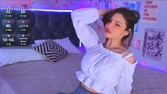 Danielle Eddwards online show from April 8, 5:51 am