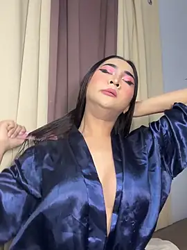 Diannellove online show from April 28, 5:07 pm