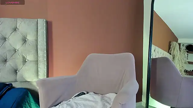 luna cute   online show from January 18, 2:10 pm