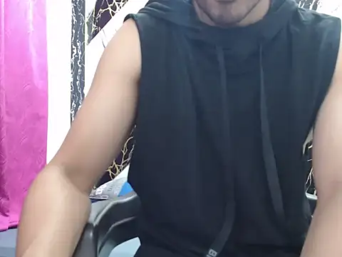 Snapshot of simonm667 chatting on May 17, 9:00 pm simonm667 online show from May 17, 9:00 pm