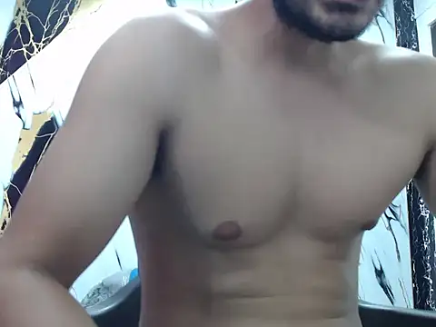 Snapshot of simonm667 chatting on June 11, 10:30 pm simonm667 online show from June 11, 10:30 pm