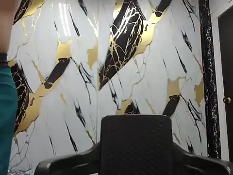 Snapshot of simonm667 chatting on June 14, 8:44 pm simonm667 online show from June 14, 8:44 pm