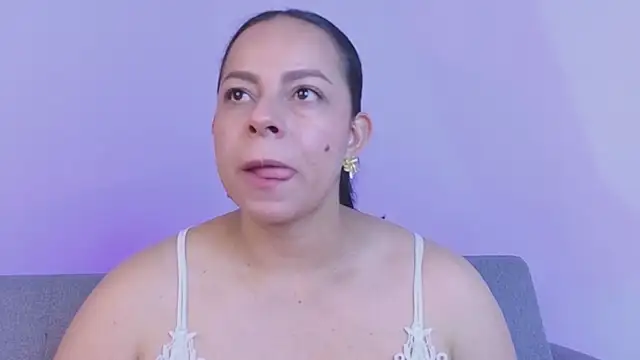 jimena chic1 online show from July 20, 6:10 pm
