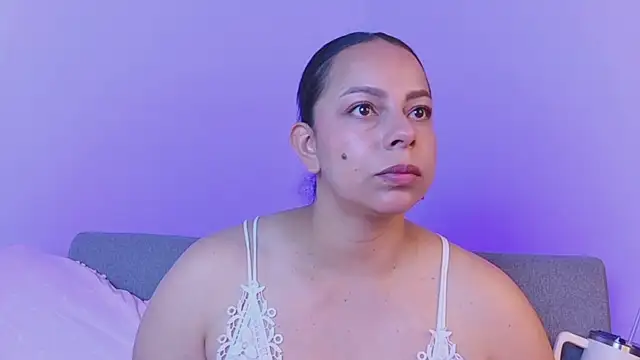 jimena chic1 online show from July 26, 4:36 pm