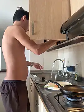 RicoValen online show from March 14, 8:25 pm