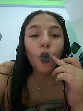 Snapshot of Emily_milk_1 chatting on May 20, 8:59 pm Emily milk 1 online show from May 20, 8:59 pm