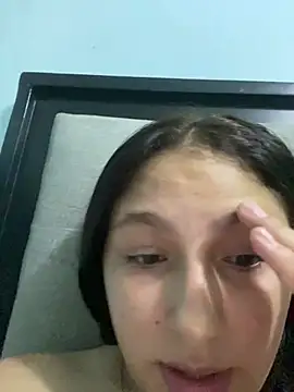 Snapshot of Emily_milk_1 chatting on May 28, 4:21 am Emily milk 1 online show from May 28, 4:21 am