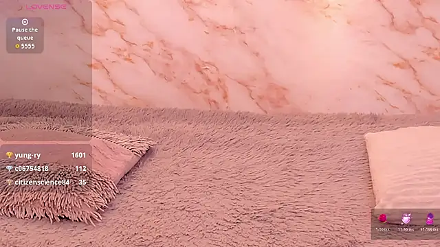 Dakota ferreti  online show from February 6, 11:35 am