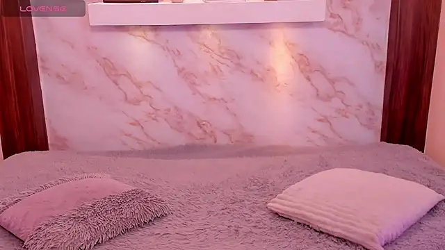 Dakota ferreti  online show from March 12, 8:15 pm