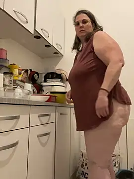 bea french curvy online show from February 2, 9:02 pm