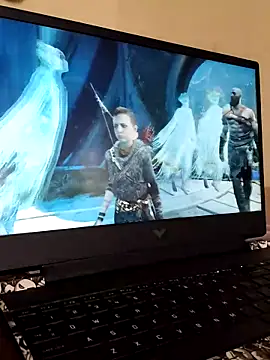 Snapshot of uk_gamer_63 chatting on December 1, 3:00 am uk gamer 63 online show from December 1, 3:00 am