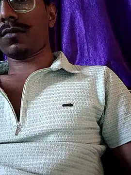 Snapshot of uk_gamer_63 chatting on December 16, 7:35 am uk gamer 63 online show from December 16, 7:35 am