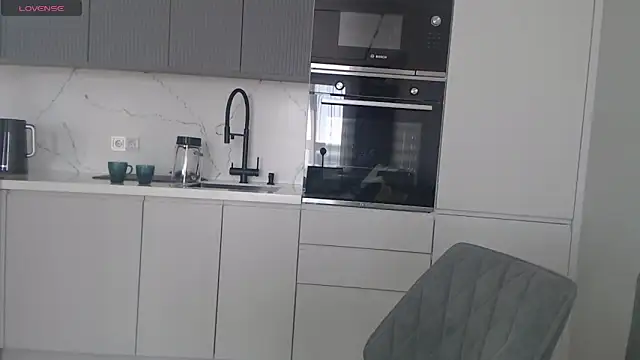 Miss KissKiss7 online show from February 13, 7:15 am