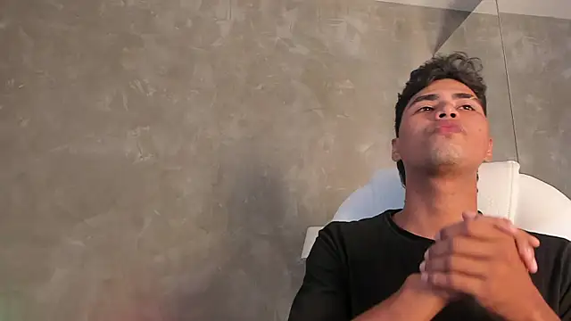 Simon Pernia online show from November 28, 6:54 pm