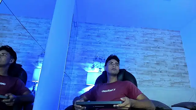 Simon Pernia online show from December 4, 2:43 am