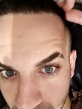 Snapshot of hazarcannn chatting on November 27, 8:55 pm hazarcannn online show from November 27, 8:55 pm