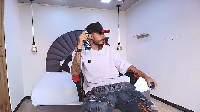 MatthewCullen online show from February 10, 6:45 pm