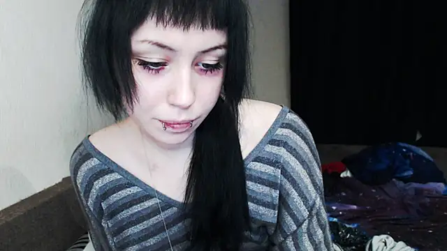 Lucyy666 online show from December 4, 3:27 am